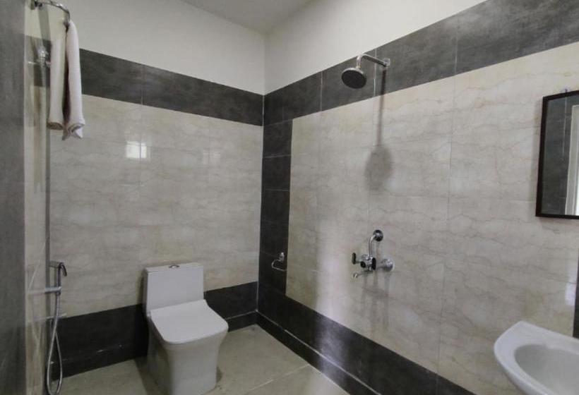 فندق Oyo 80803 Aym Yoga Resort