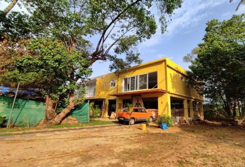 فندق Oyo 80803 Aym Yoga Resort