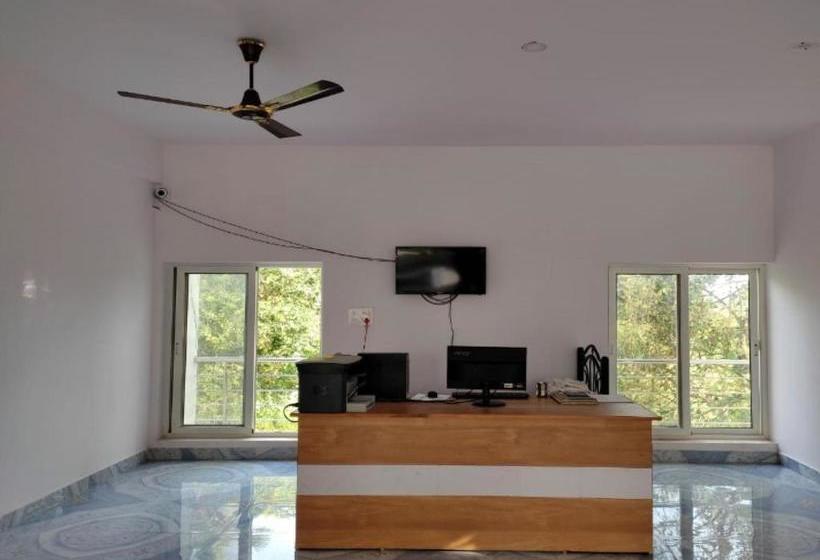 فندق Oyo 80803 Aym Yoga Resort