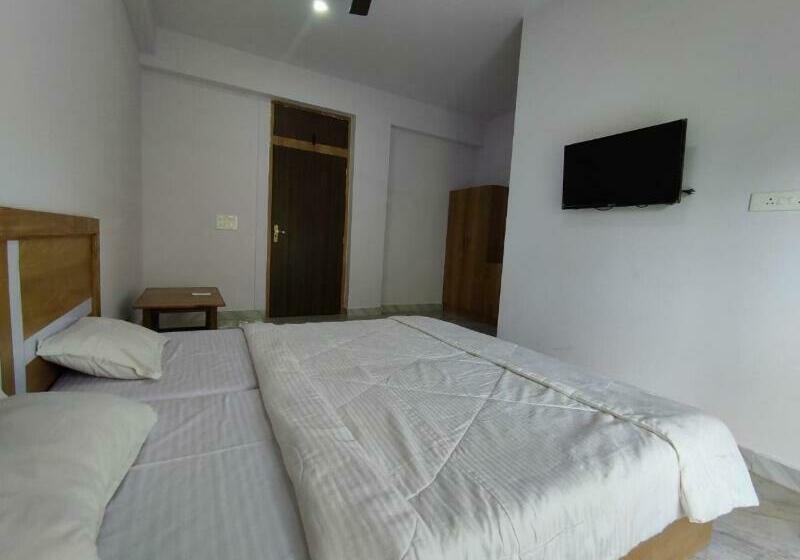 فندق Oyo 80803 Aym Yoga Resort