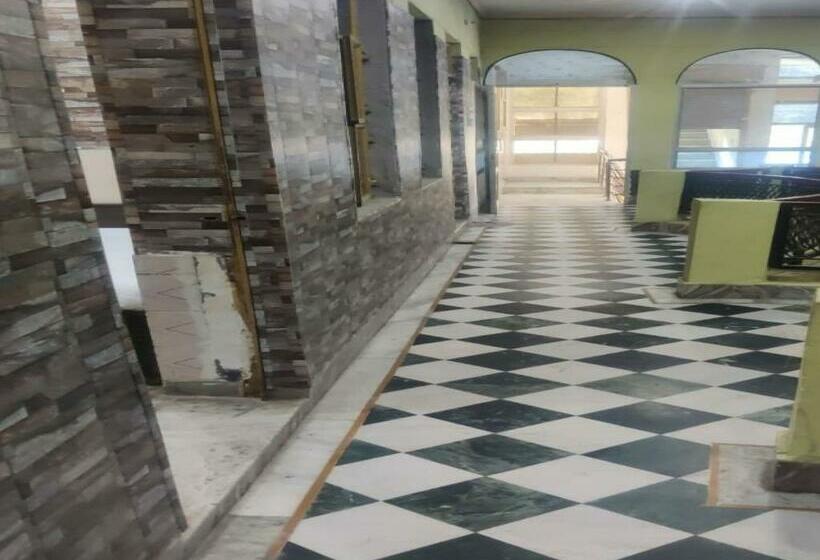 Hôtel Oyo 80840  Chandrodaya