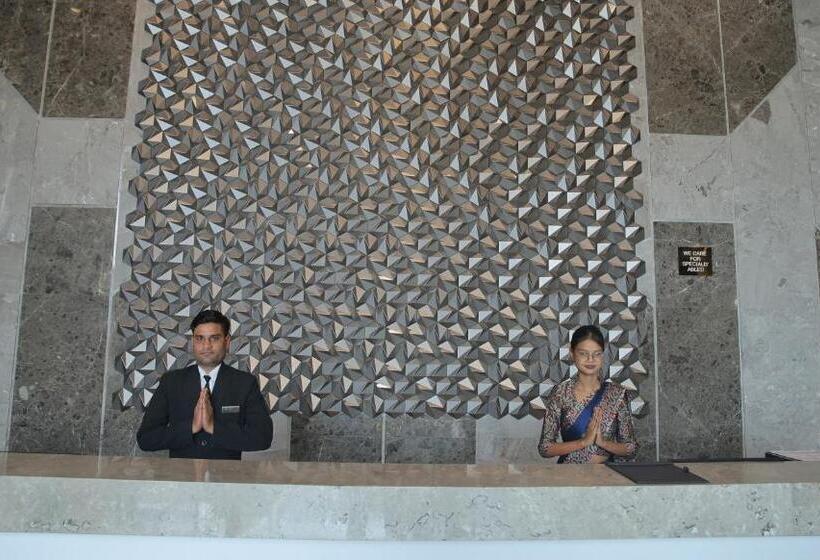 The Grand Arc Hotel & Convention Centre