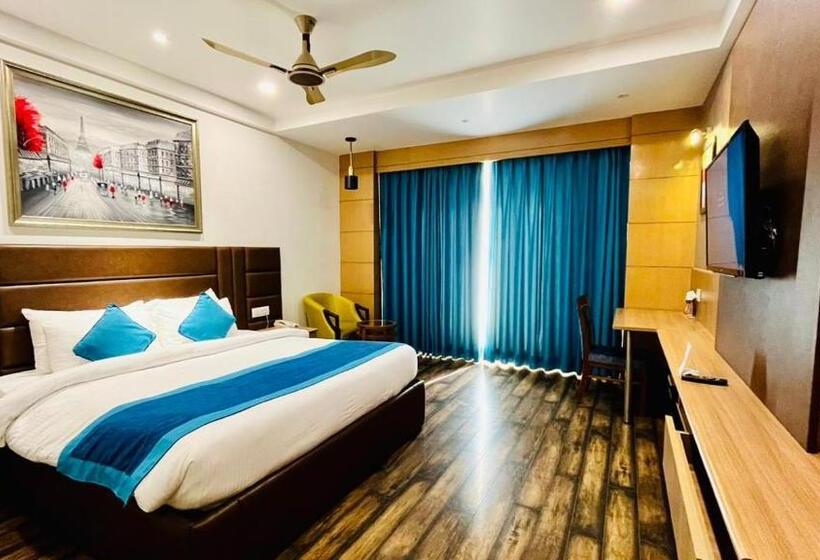 The Grand Arc Hotel & Convention Centre