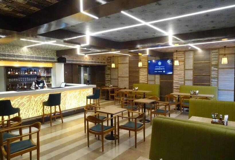 The Grand Arc Hotel & Convention Centre