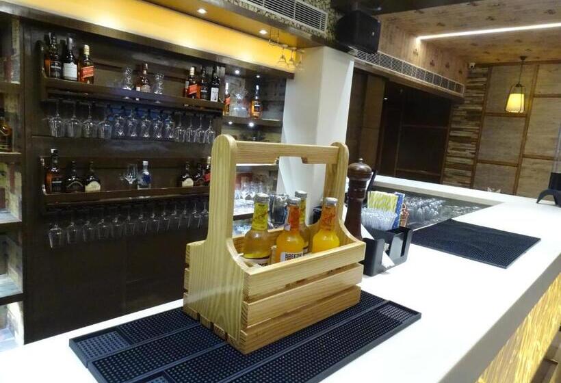 The Grand Arc Hotel & Convention Centre