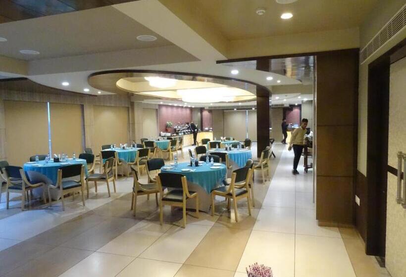 The Grand Arc Hotel & Convention Centre