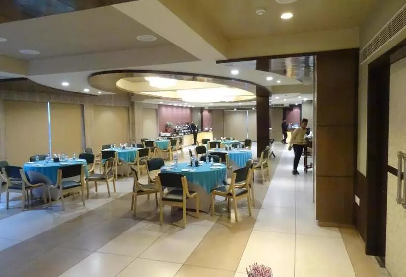 The Grand Arc Hotel & Convention Centre
