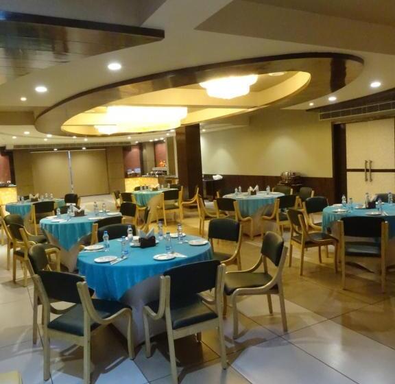 The Grand Arc Hotel & Convention Centre