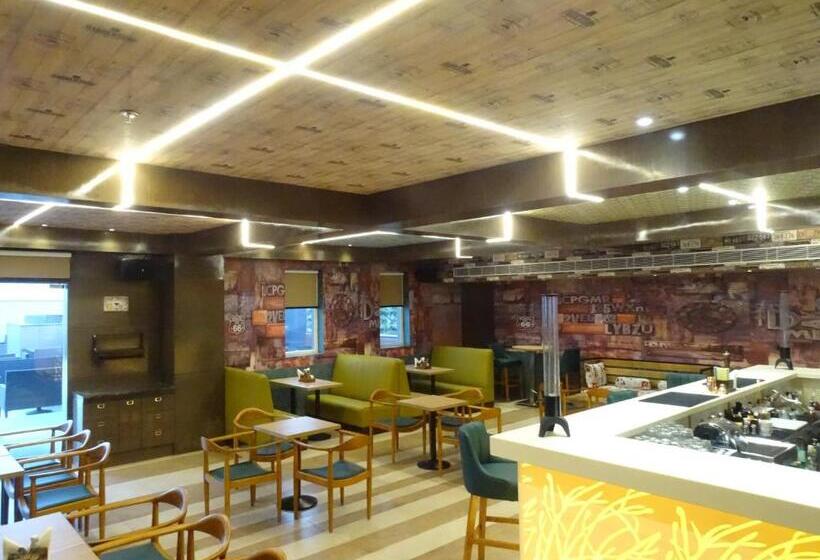 The Grand Arc Hotel & Convention Centre