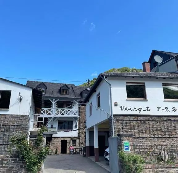 Majatalo Altes Weingut Bröhl