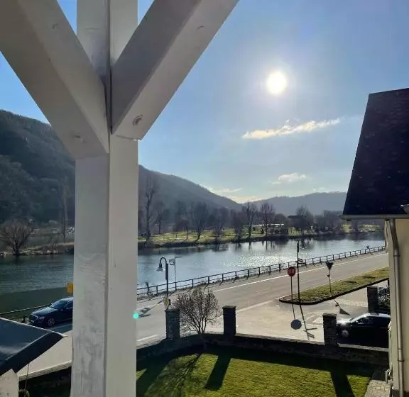 Majatalo Altes Weingut Bröhl