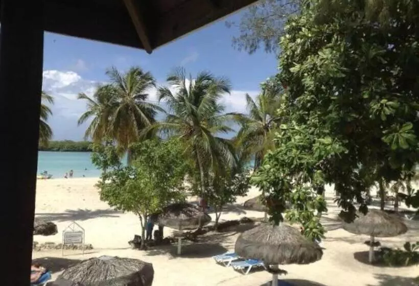 Majatalo Private Room In The Boca Chica Resort Condominium