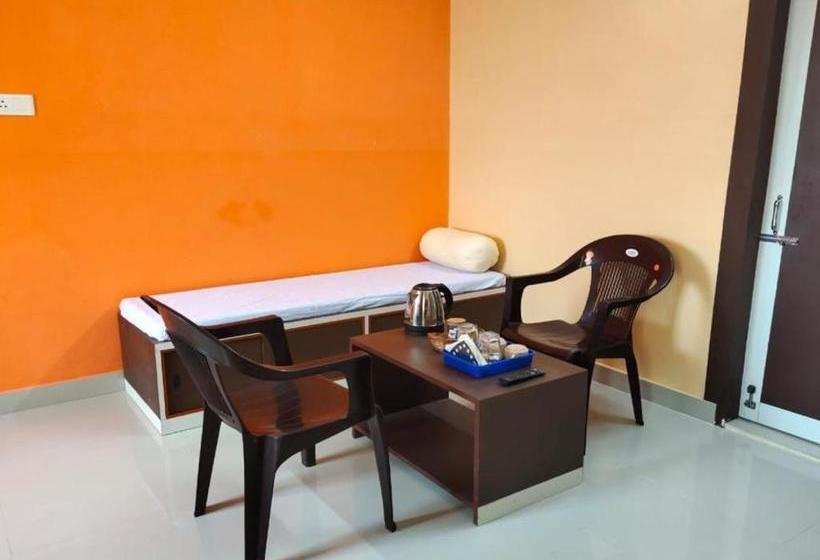 בית מלון כפרי Oyo 80652 Grand Mandarmoni