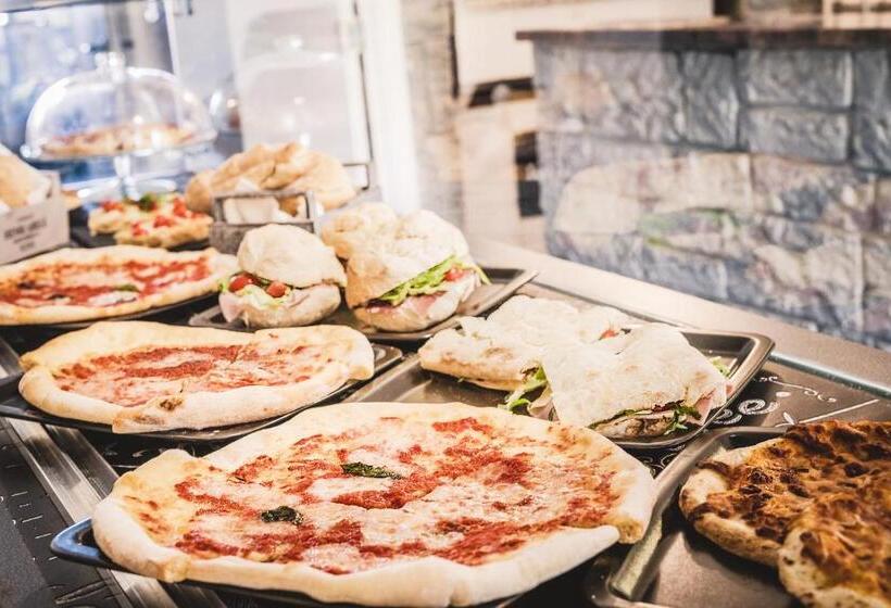 Отель The Flash   Venturina Terme