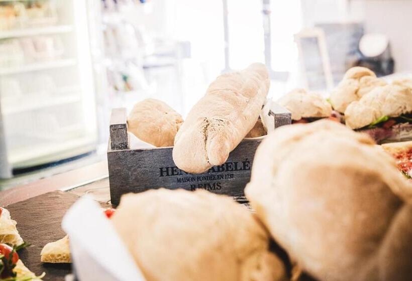 Отель The Flash   Venturina Terme