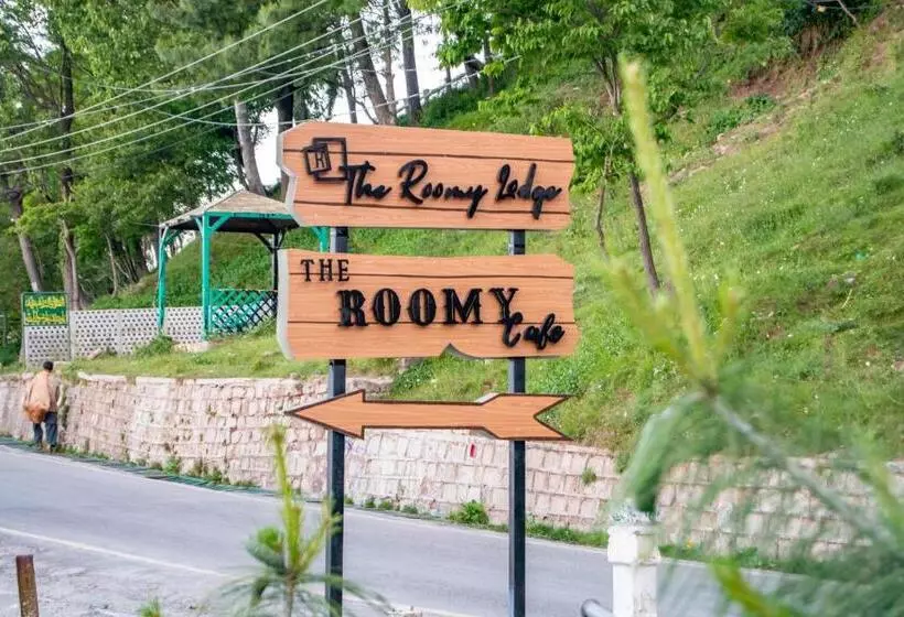 هتل The Roomy Lodge, Murree