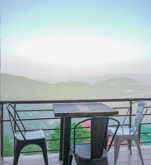 هتل The Roomy Lodge, Murree