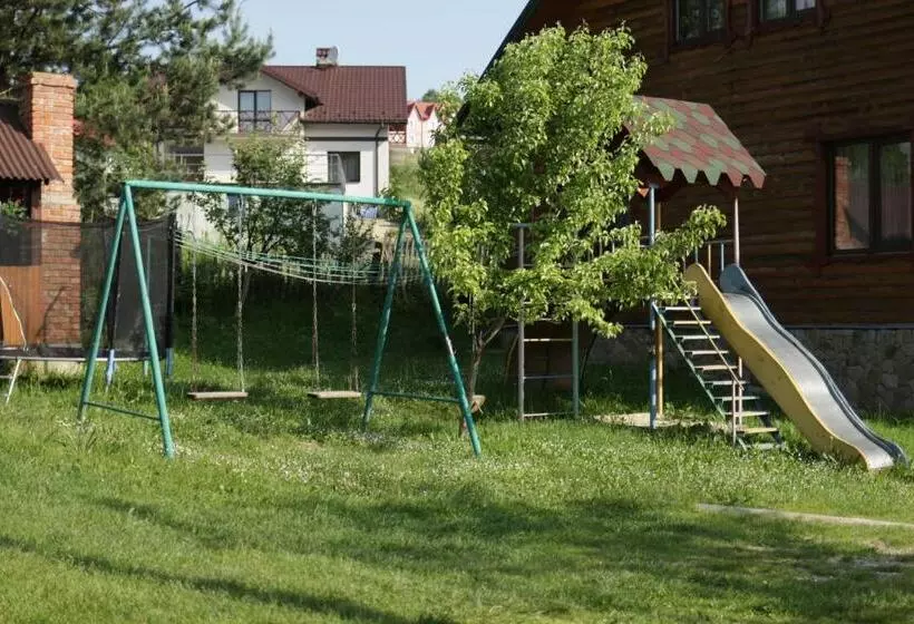 ペンション котедж з неймовірними краєвидами