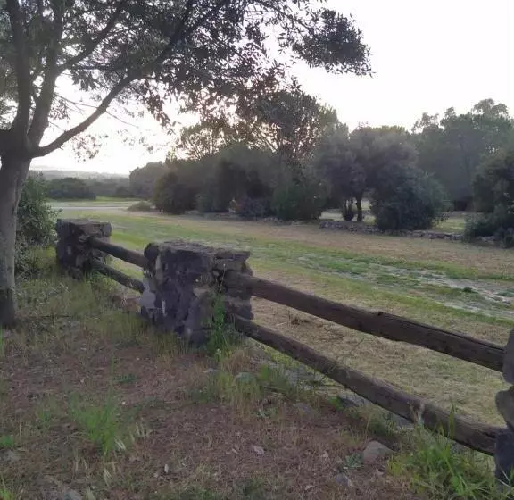 Aamiaismajoitus (B&B) Marrubiu Resort Note Di Stelle