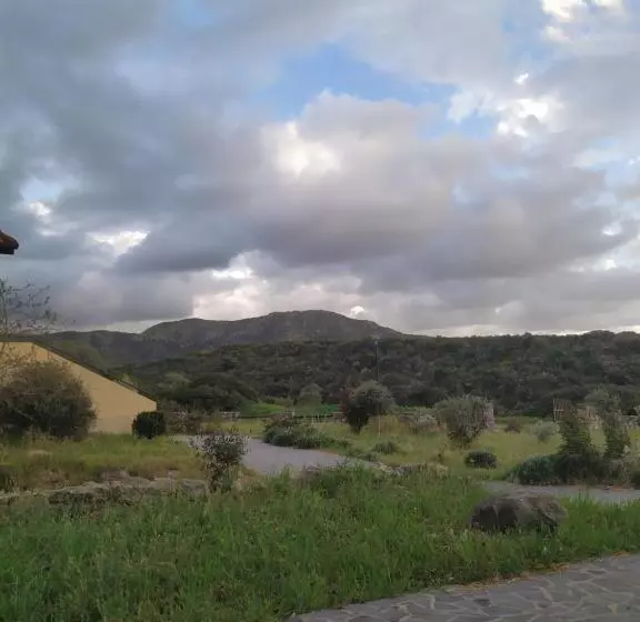 Aamiaismajoitus (B&B) Marrubiu Resort Note Di Stelle