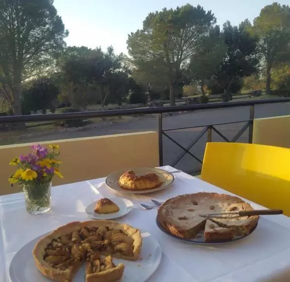 Aamiaismajoitus (B&B) Marrubiu Resort Note Di Stelle