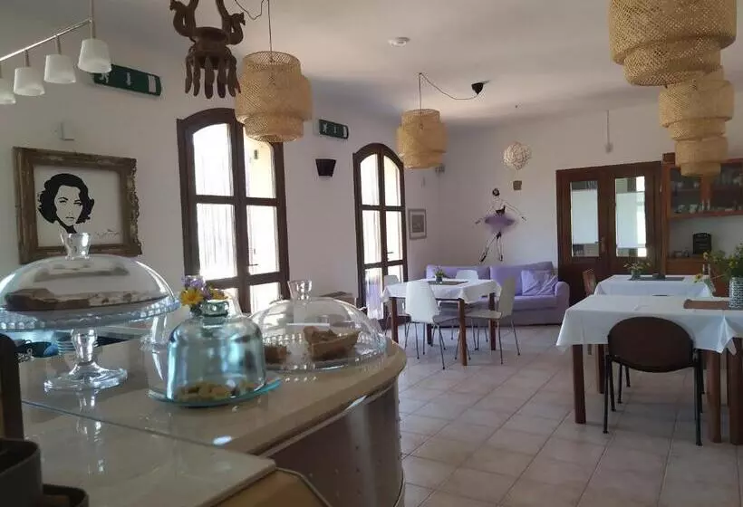 Aamiaismajoitus (B&B) Marrubiu Resort Note Di Stelle