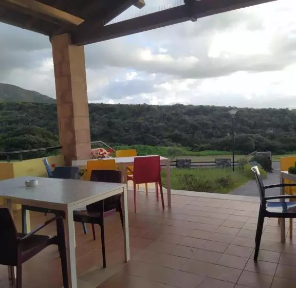 Aamiaismajoitus (B&B) Marrubiu Resort Note Di Stelle