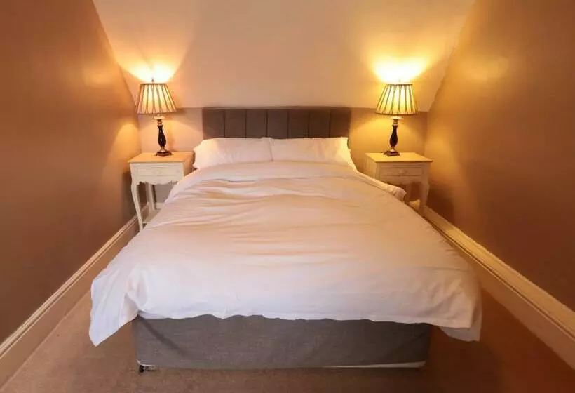 تختخواب و صبحانه The White Horse Rutland Empingham