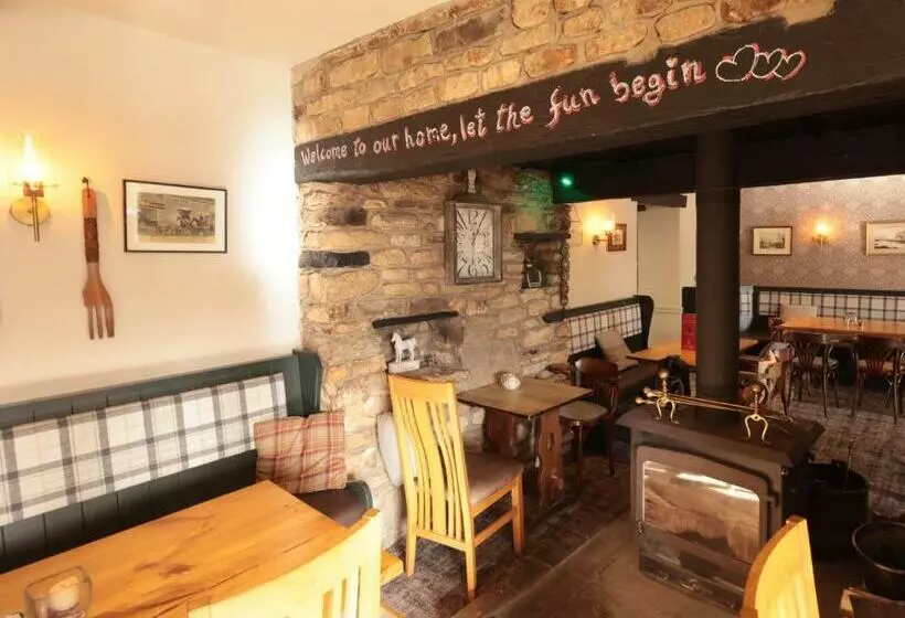 تختخواب و صبحانه The White Horse Rutland Empingham