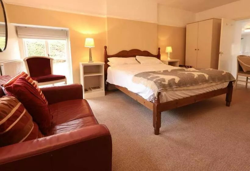 تختخواب و صبحانه The White Horse Rutland Empingham