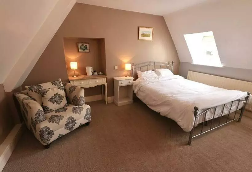 تختخواب و صبحانه The White Horse Rutland Empingham
