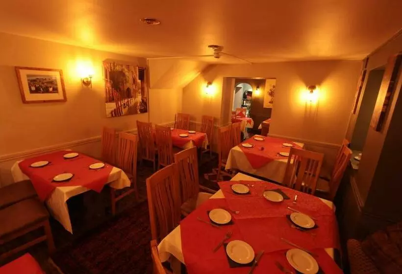 تختخواب و صبحانه The White Horse Rutland Empingham