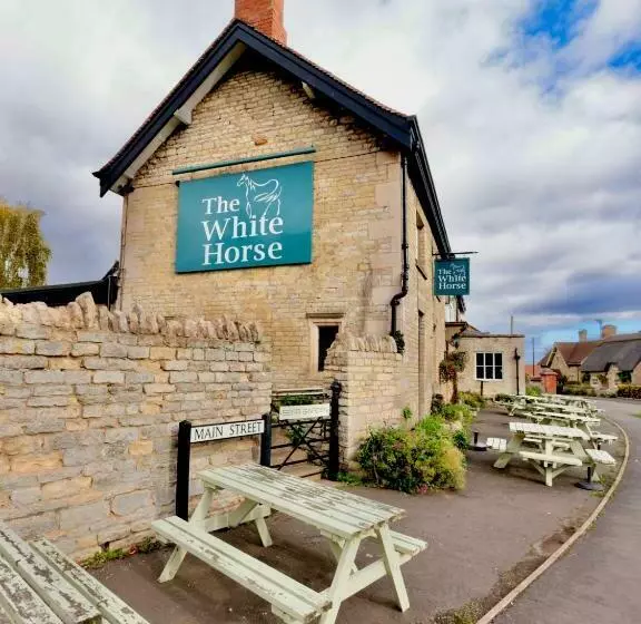 تختخواب و صبحانه The White Horse Rutland Empingham