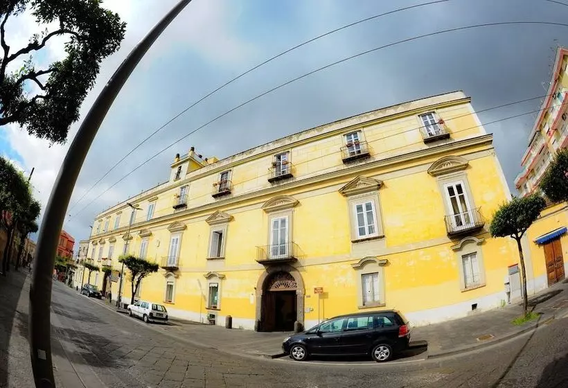 H Hostel Friendly Accommodation