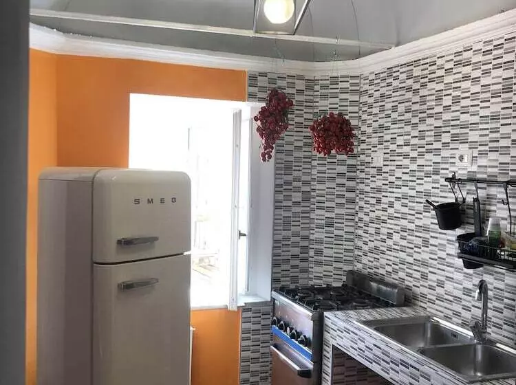 H Hostel Friendly Accommodation