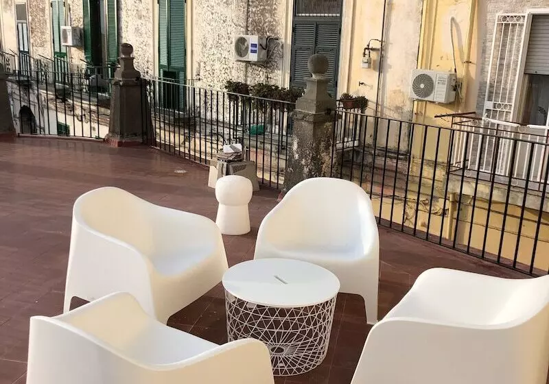 H Hostel Friendly Accommodation