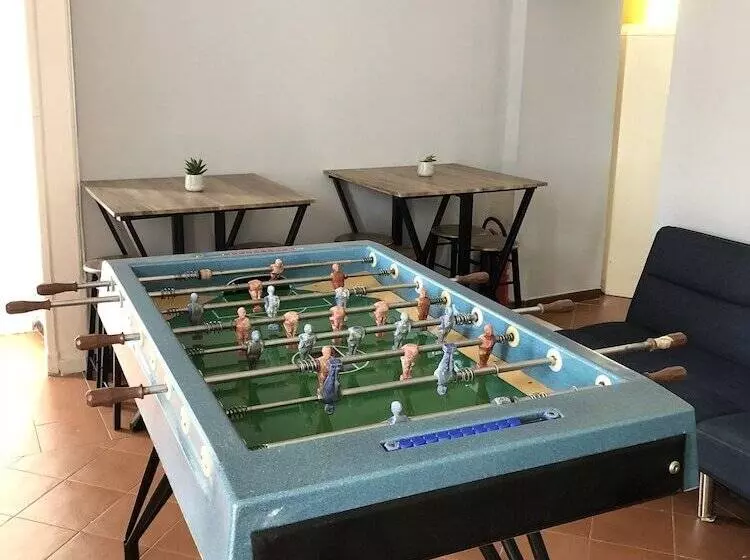 H Hostel Friendly Accommodation