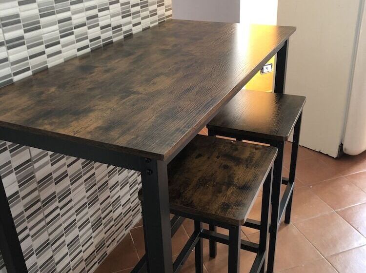 H Hostel Friendly Accommodation