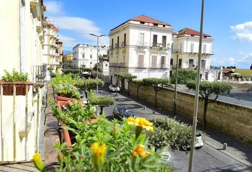 H Hostel Friendly Accommodation