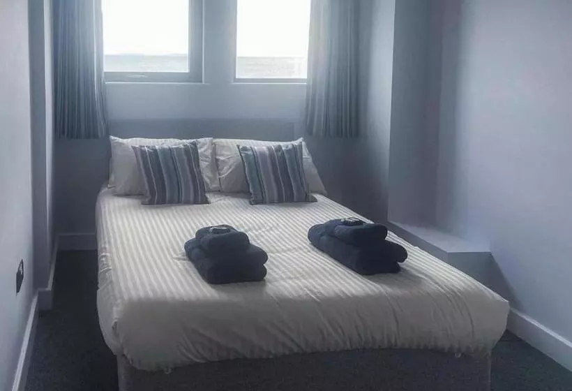 هتل No 2 Ocean Cabins   Saundersfoot Harbour   Saundersfoot