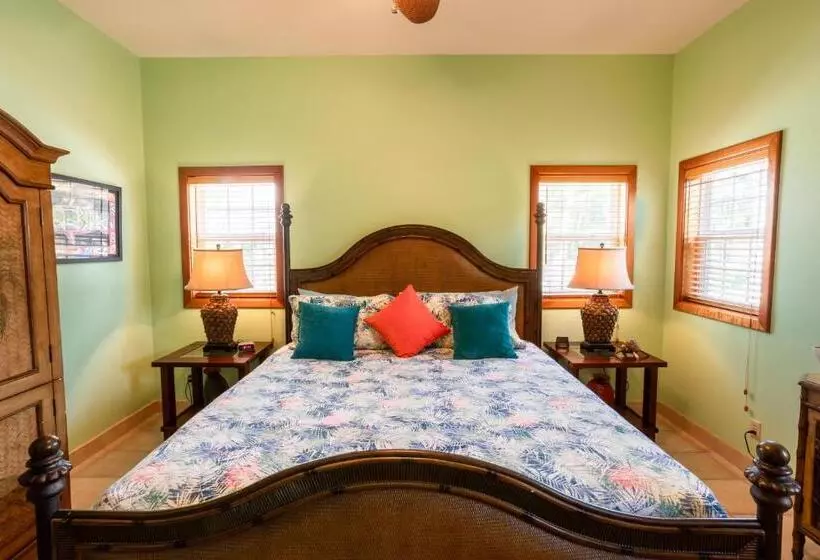 Hotelli Tara Del Sol Resort