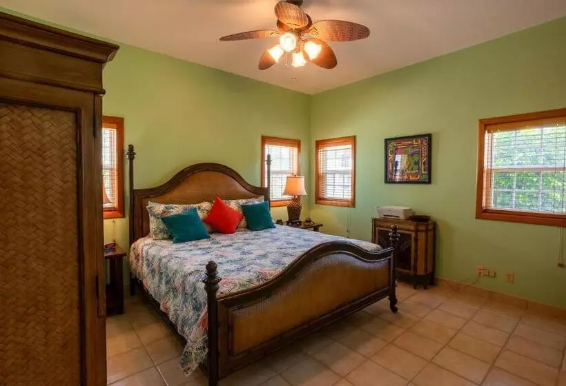 Hotelli Tara Del Sol Resort