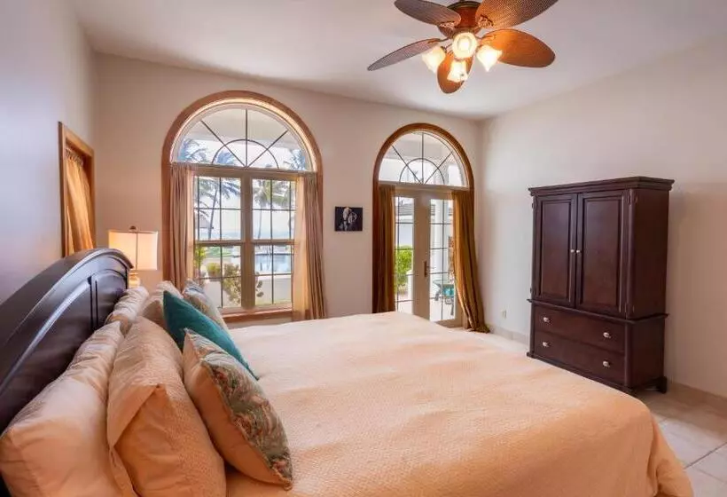 Hotelli Tara Del Sol Resort