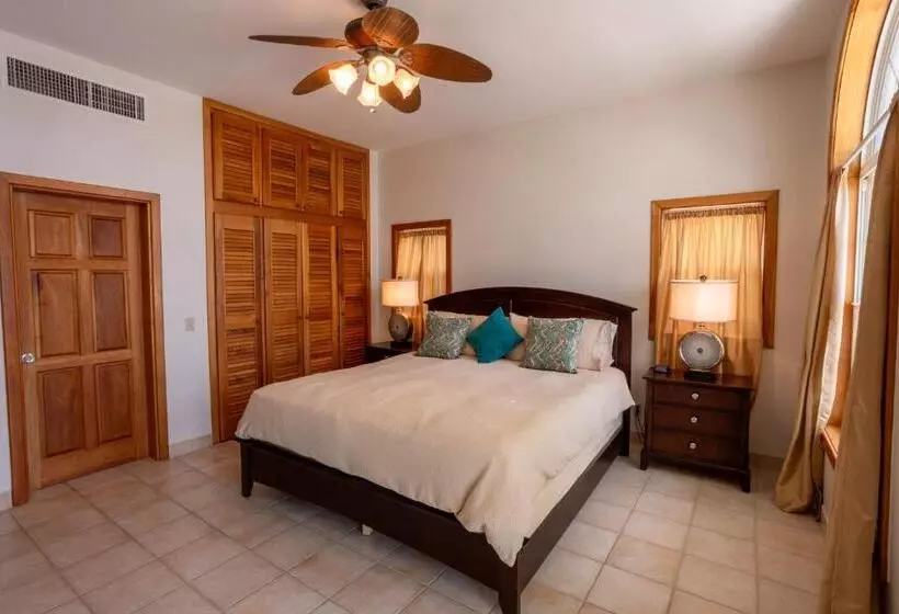 Hotelli Tara Del Sol Resort