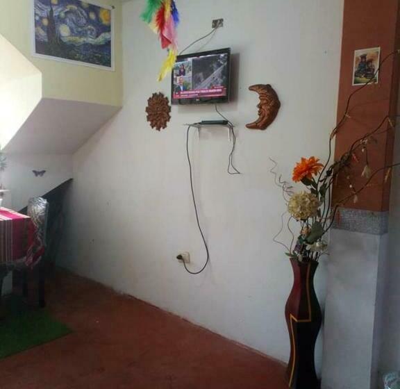 Pension Inti Hostel Airport