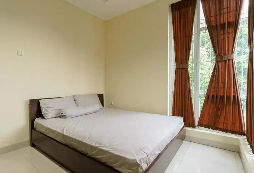 ホテル Dago Suites Syariah Cikarang Mitra Reddoorz