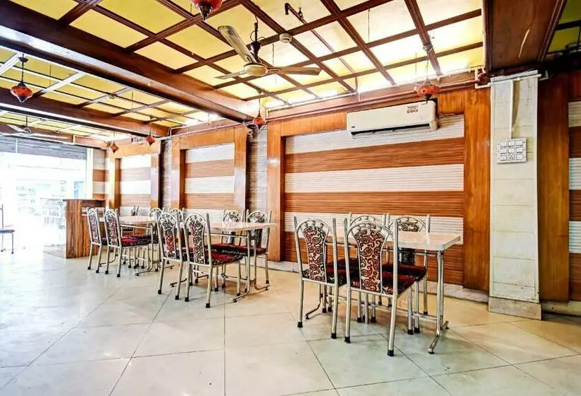 هتل Shree Krishna S & Resort