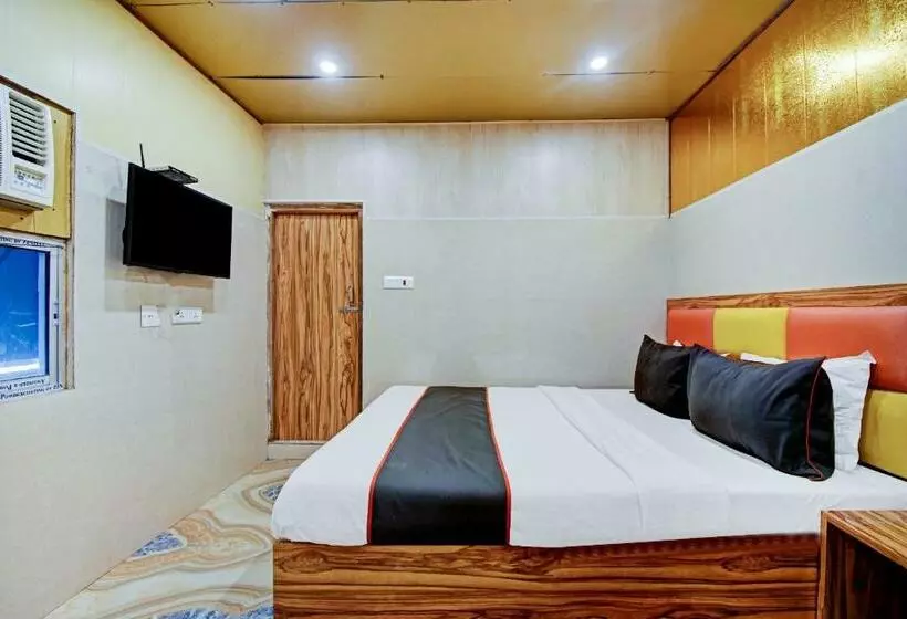 هتل Shree Krishna S & Resort