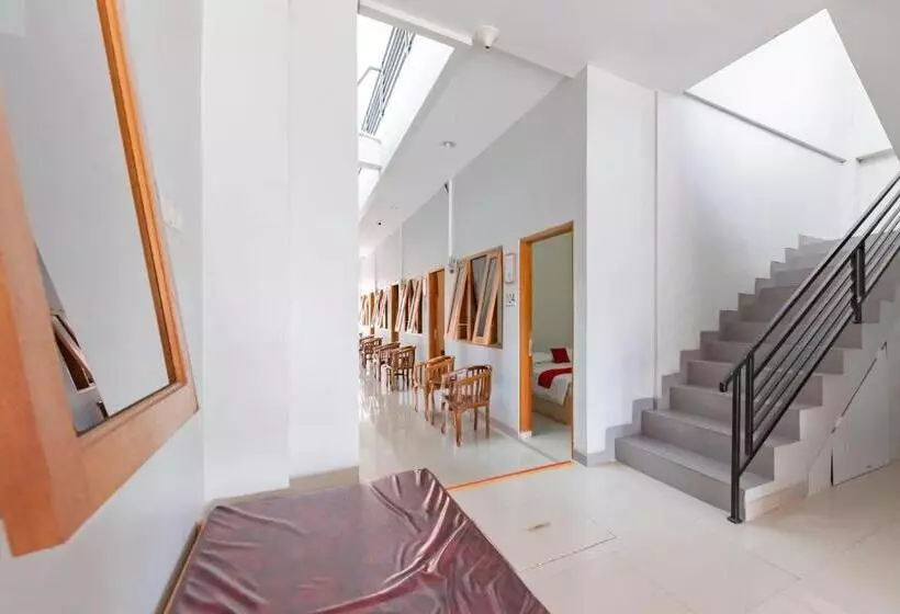 Hotelli Reddoorz Syariah Near Dprd Kabupaten Subang