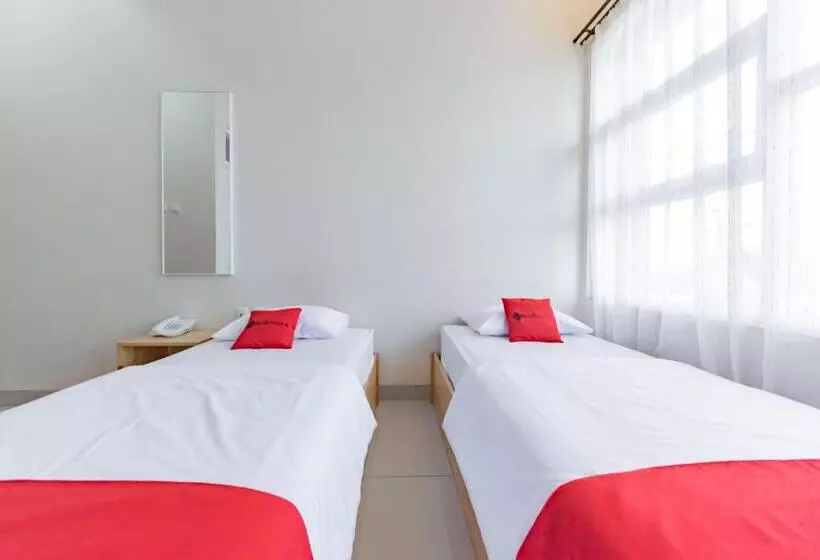 Hotelli Reddoorz Syariah Near Dprd Kabupaten Subang